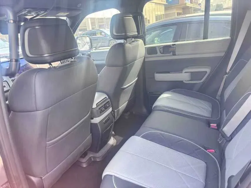 2025 FangChengBao Bao 5 1.5T 194HP L4 E-CVT PHEV 31.8KWH,autocango,china used car exporter,china ev exporter,chinese used car exporter,chinese used ev exporter