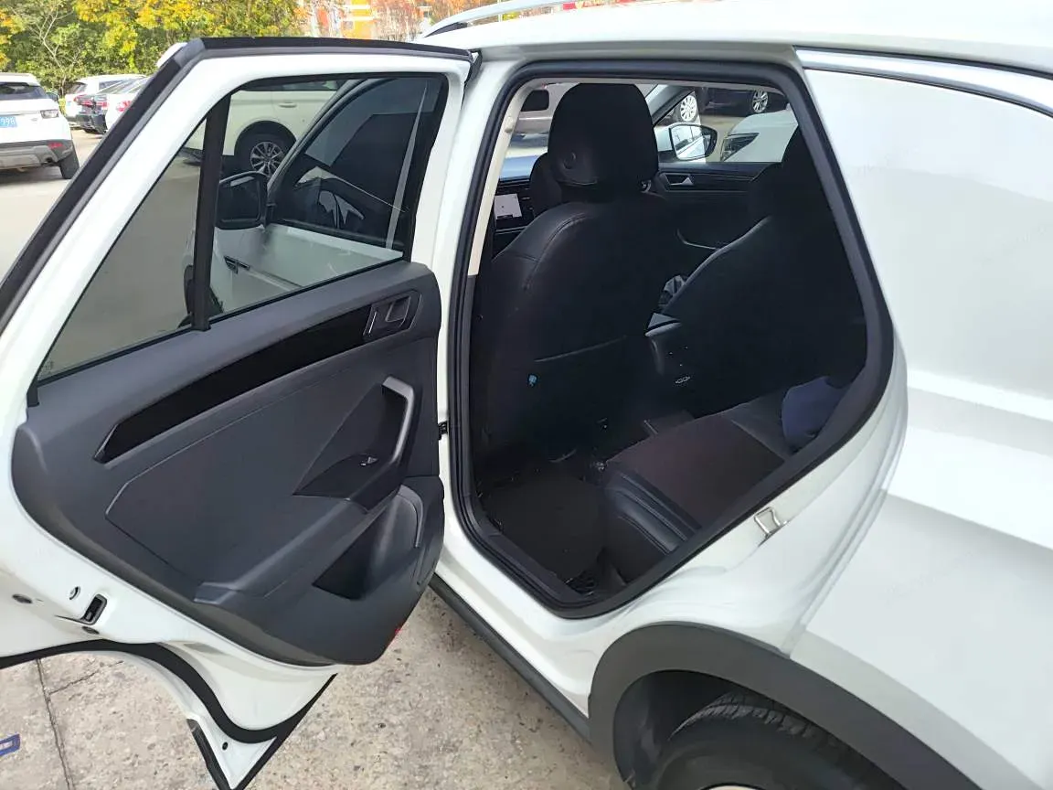 2022 Volkswagen T-Roc 1.4T 150HP L4 7DCT,autocango,china used car exporter,china ev exporter,chinese used car exporter,chinese used ev exporter