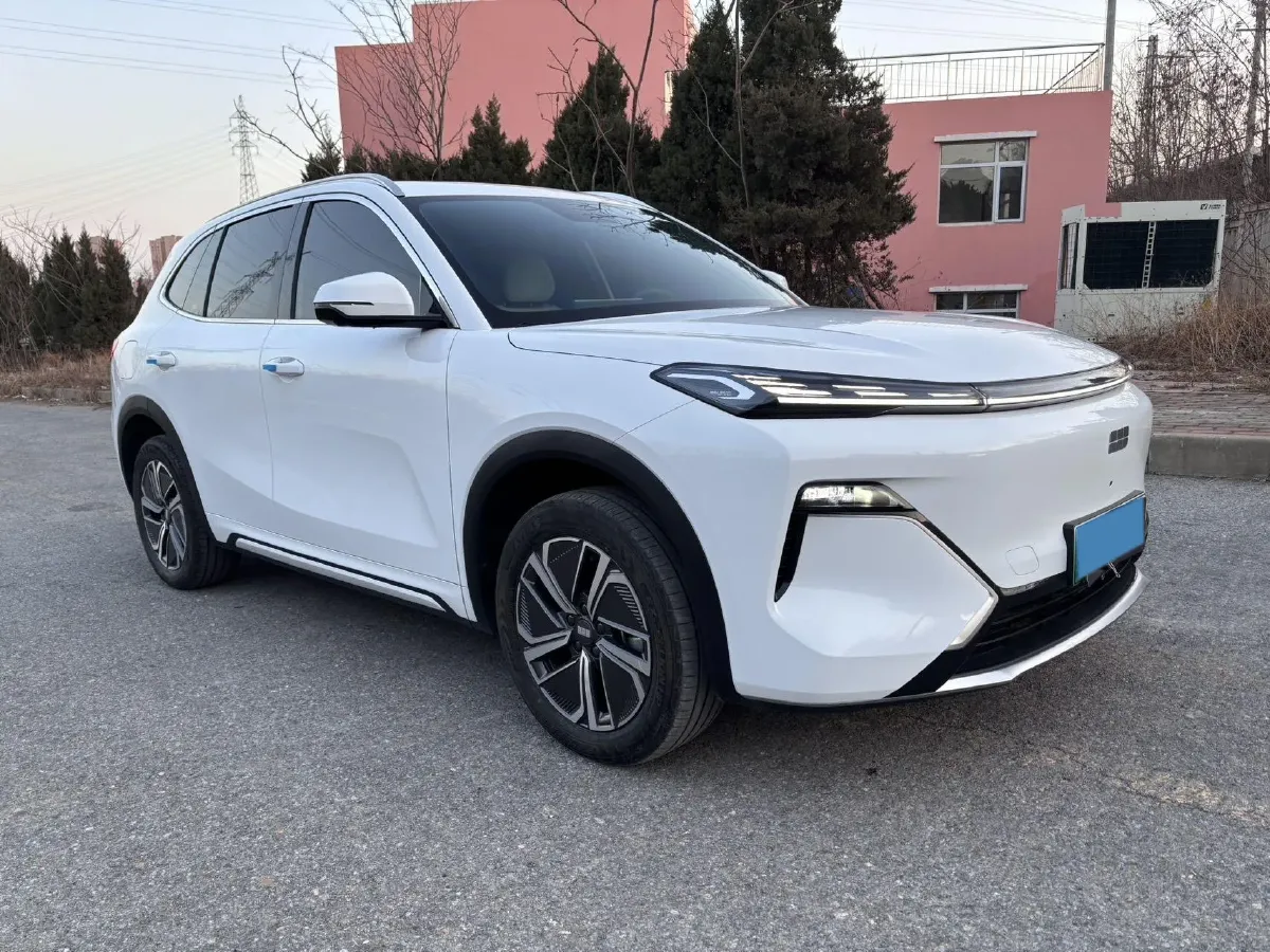 2025 LanDian E5 PLUS 1.5L 95HP L4 E-CVT PHEV 25KWH,autocango,china used car exporter,china ev exporter,chinese used car exporter,chinese used ev exporter