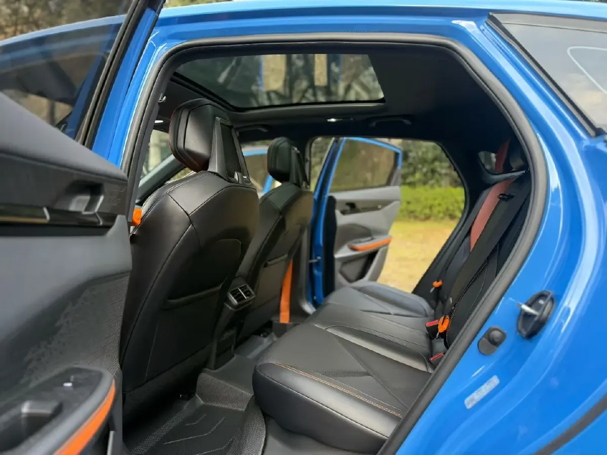 2022 ChangAn UNI-V 1.5T 188HP L4 7DCT,autocango,china used car exporter,china ev exporter,chinese used car exporter,chinese used ev exporter