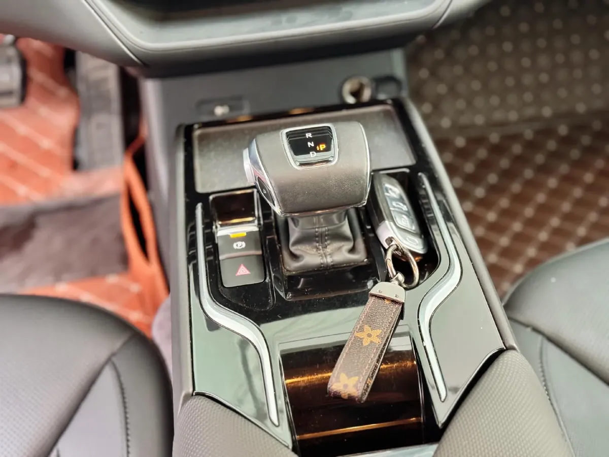 2022 HongQi E-QM5 BEV 54KWH,autocango,china used car exporter,china ev exporter,chinese used car exporter,chinese used ev exporter