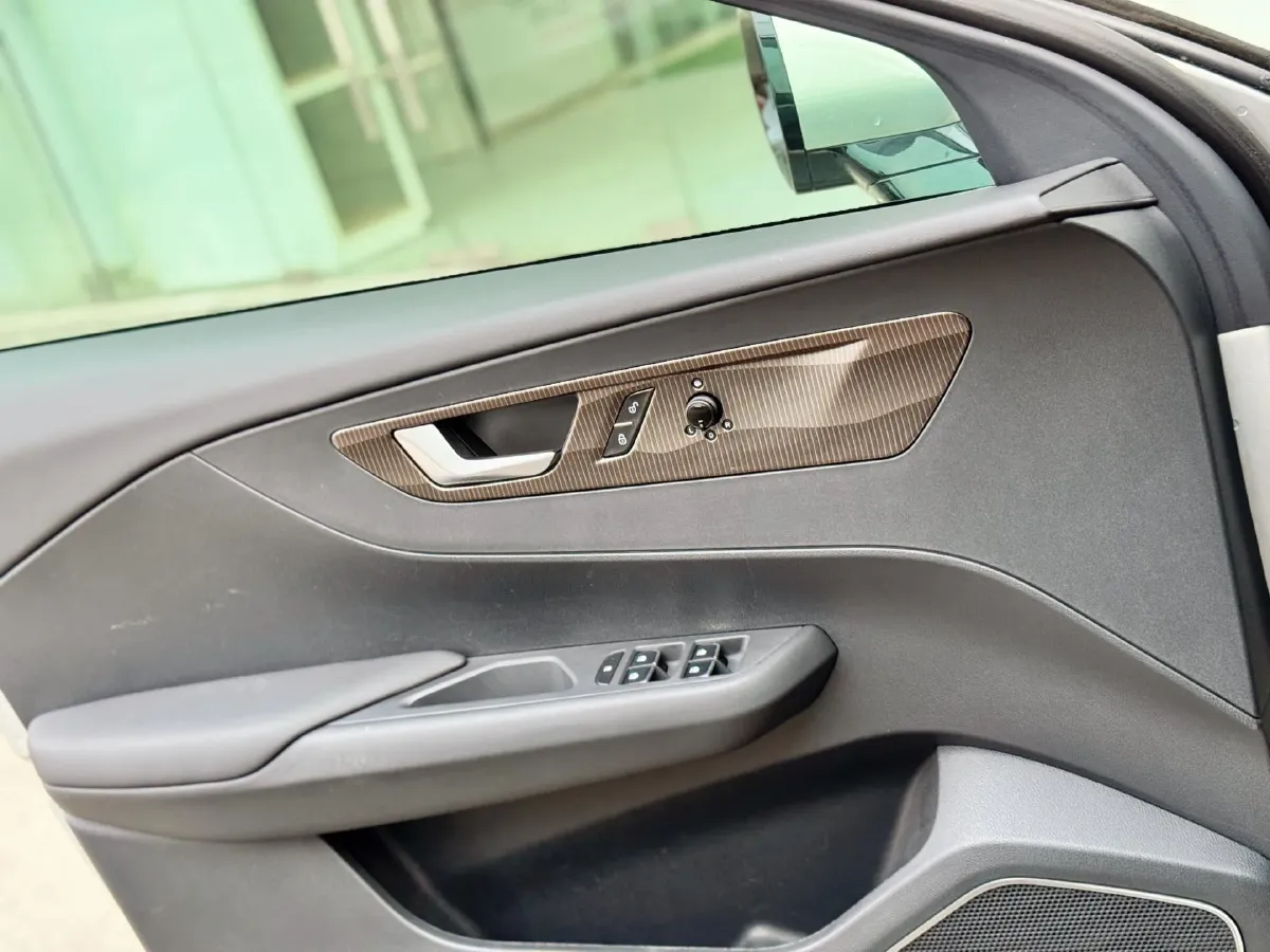 2022 HongQi E-QM5 BEV 54KWH,autocango,china used car exporter,china ev exporter,chinese used car exporter,chinese used ev exporter