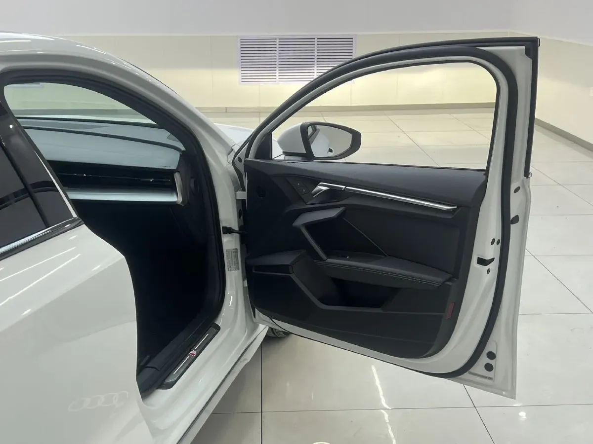 2022 Audi A3 1.4T 150HP L4 7DCT,autocango,china used car exporter,china ev exporter,chinese used car exporter,chinese used ev exporter