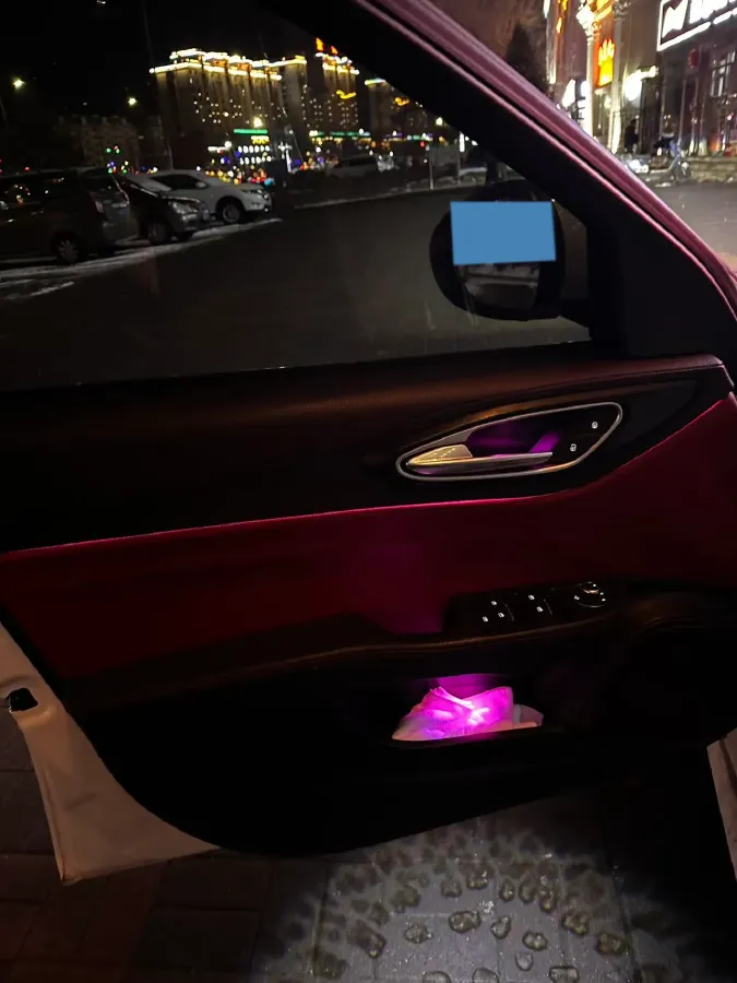 2017 Alfa Romeo Giulia 2.0T 280HP L4 8AT,autocango,china used car exporter,china ev exporter,chinese used car exporter,chinese used ev exporter