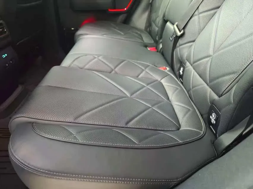 2023 FangChengBao Bao 5 1.5T 194HP L4 E-CVT PHEV 31.8KWH,autocango,china used car exporter,china ev exporter,chinese used car exporter,chinese used ev exporter