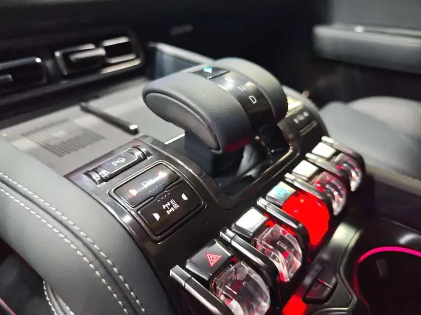 2023 FangChengBao Bao 5 1.5T 194HP L4 E-CVT PHEV 31.8KWH,autocango,china used car exporter,china ev exporter,chinese used car exporter,chinese used ev exporter