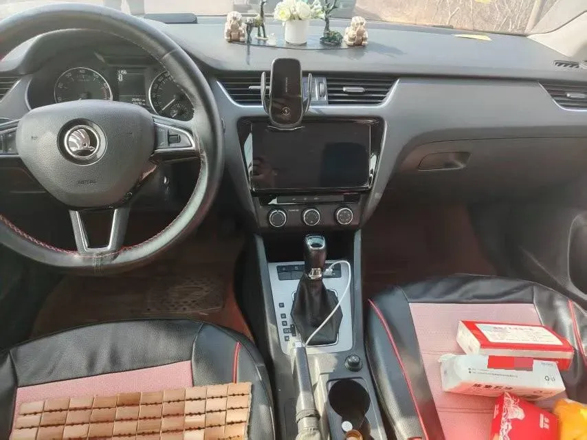 2019 Skoda Octavia 1.5L 116HP L4 6AT,autocango,china used car exporter,china ev exporter,chinese used car exporter,chinese used ev exporter