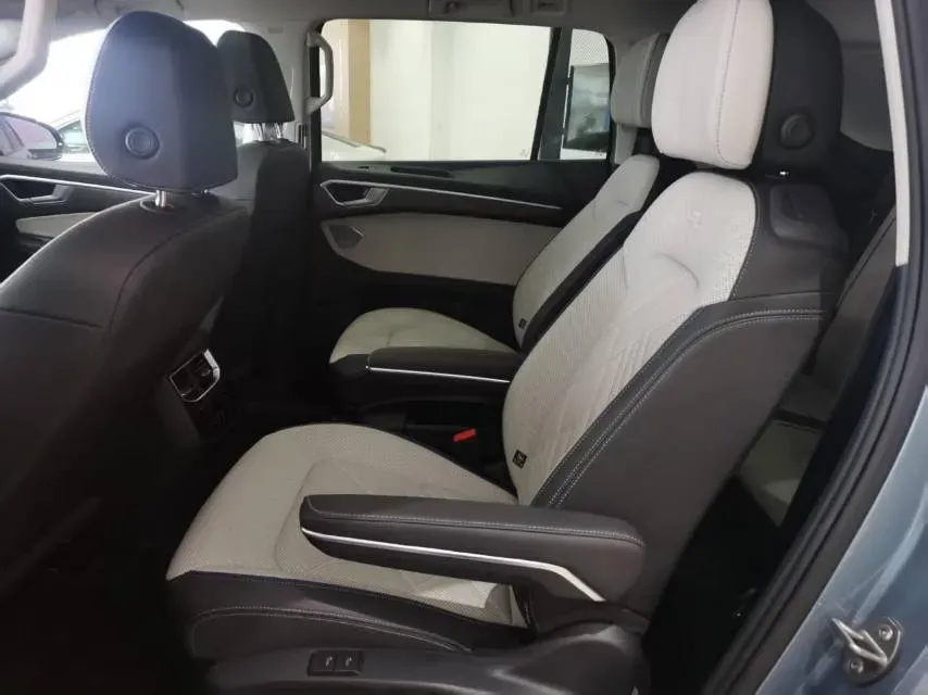 2025 Volkswagen Talagon 2.0T 220HP L4 7DCT,autocango,china used car exporter,china ev exporter,chinese used car exporter,chinese used ev exporter