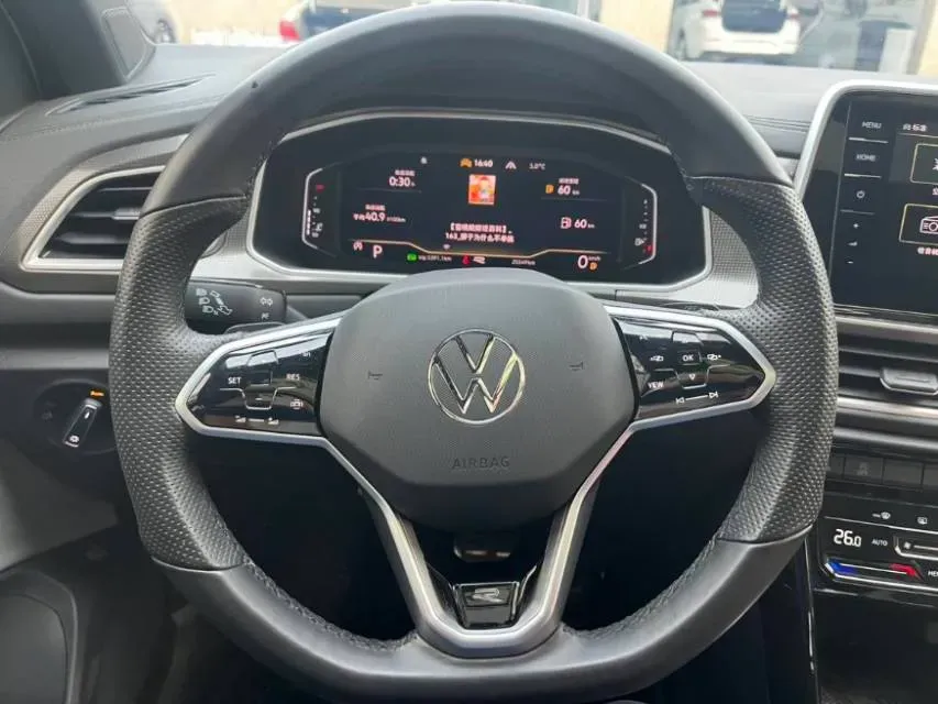 2023 Volkswagen T-Roc 1.5T 160HP L4 7DCT,autocango,china used car exporter,china ev exporter,chinese used car exporter,chinese used ev exporter