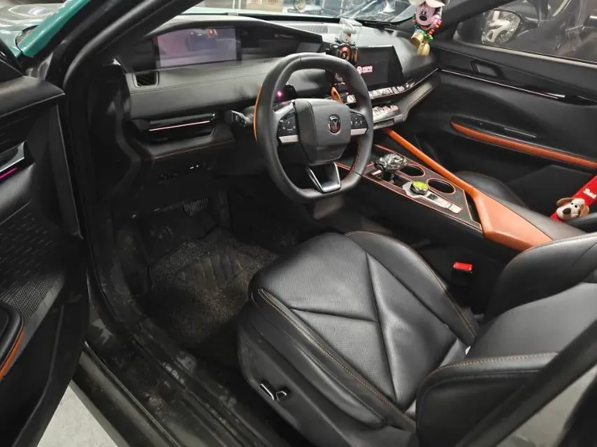 2022 ChangAn UNI-V 1.5T 188HP L4 7DCT,autocango,china used car exporter,china ev exporter,chinese used car exporter,chinese used ev exporter