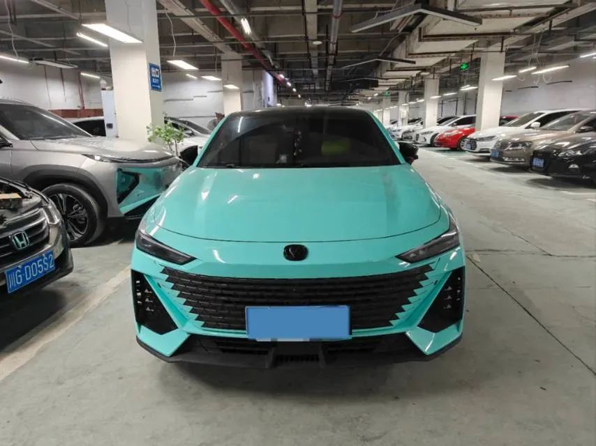 2022 ChangAn UNI-V 1.5T 188HP L4 7DCT,autocango,china used car exporter,china ev exporter,chinese used car exporter,chinese used ev exporter