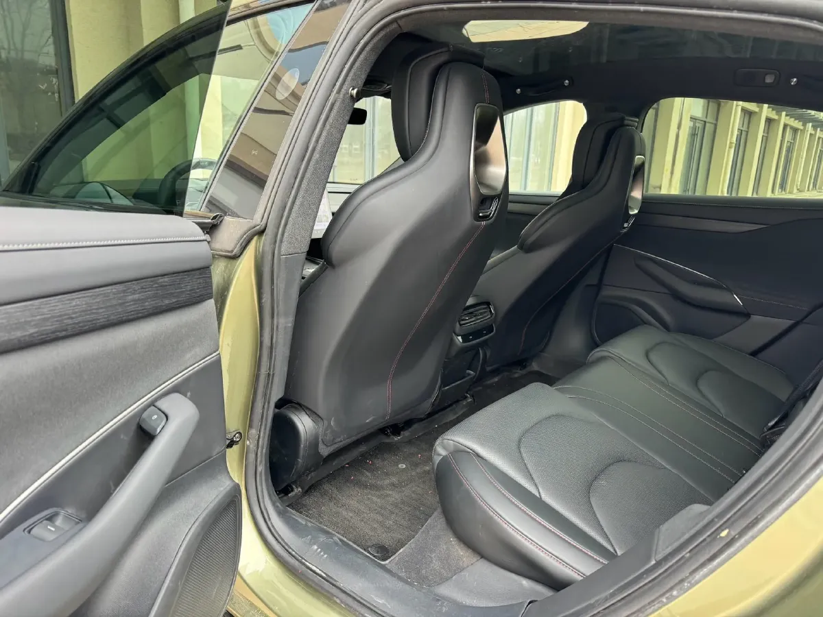 2024 MI SU7 BEV 73.6KWH,autocango,china used car exporter,china ev exporter,chinese used car exporter,chinese used ev exporter