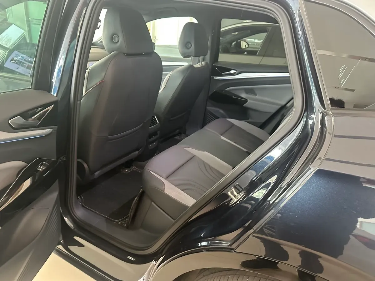 2022 Volkswagen ID.4 Crozz BEV 84.8KWH,autocango,china used car exporter,china ev exporter,chinese used car exporter,chinese used ev exporter