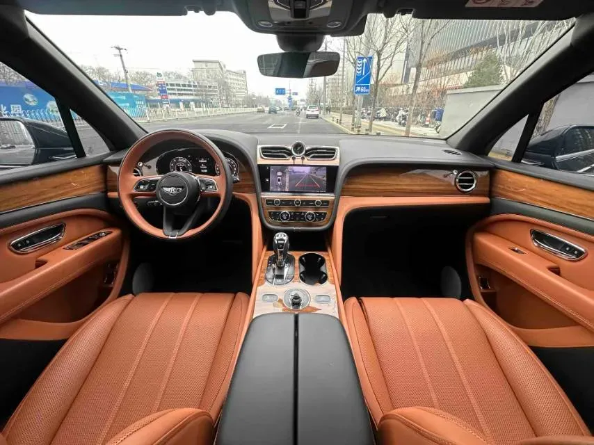 2024 Bentley Bentayga 4.0T 550HP V8 8AT,autocango,china used car exporter,china ev exporter,chinese used car exporter,chinese used ev exporter