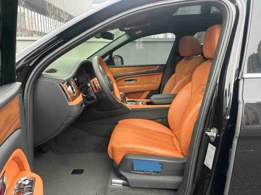 2024 Bentley Bentayga 4.0T 550HP V8 8AT,autocango,china used car exporter,china ev exporter,chinese used car exporter,chinese used ev exporter