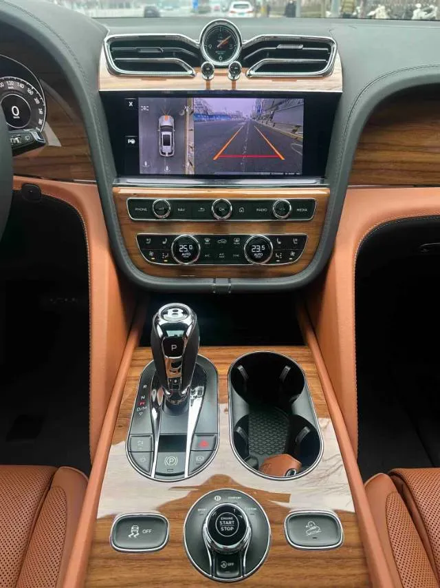 2024 Bentley Bentayga 4.0T 550HP V8 8AT,autocango,china used car exporter,china ev exporter,chinese used car exporter,chinese used ev exporter