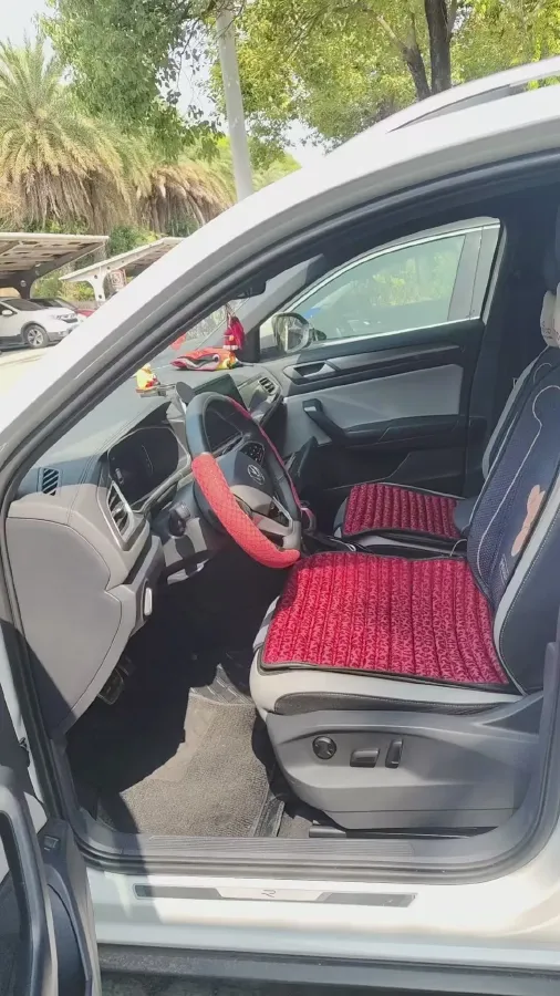 2023 Volkswagen T-Roc 1.5T 160HP L4 7DCT,autocango,china used car exporter,china ev exporter,chinese used car exporter,chinese used ev exporter