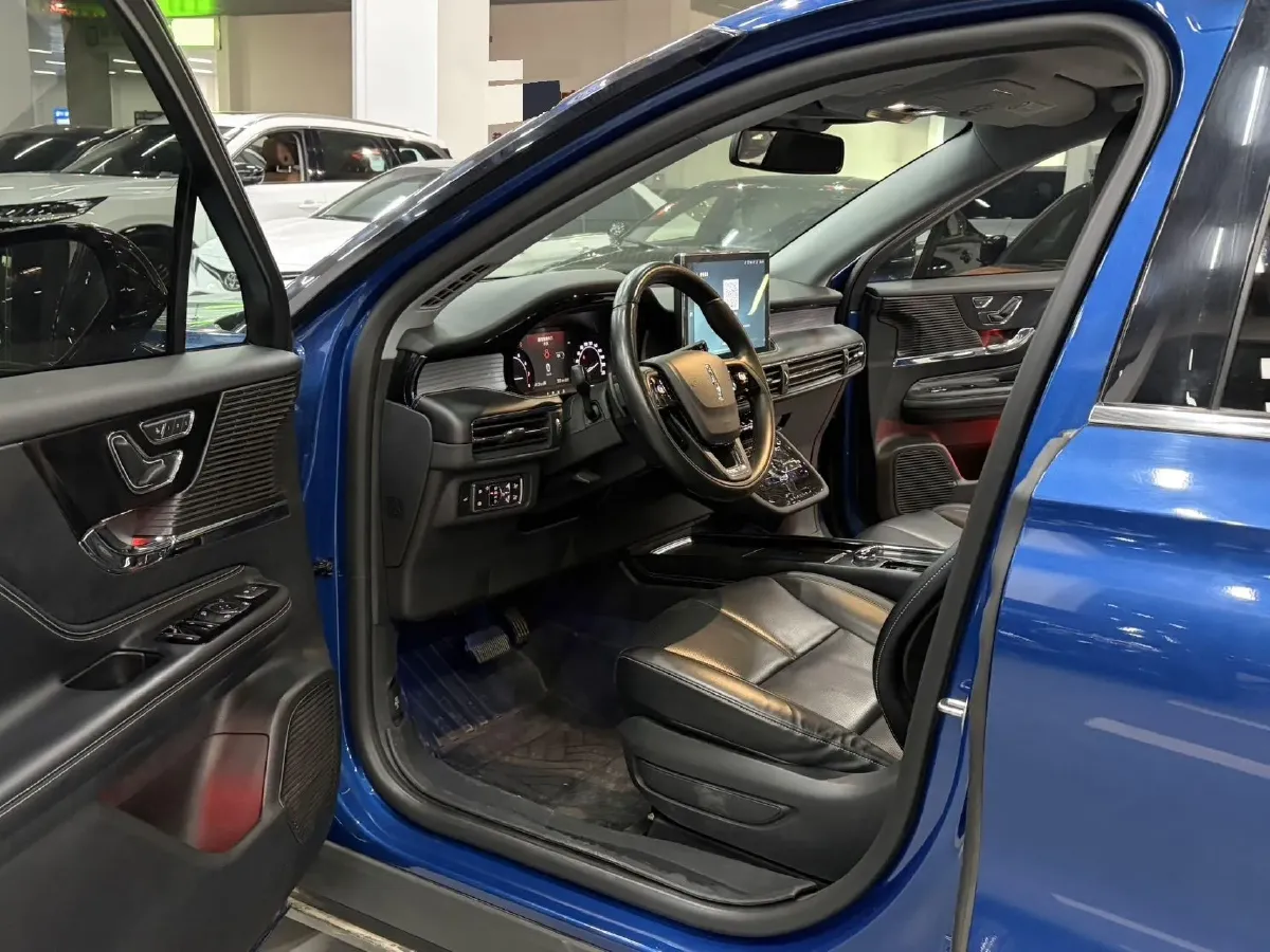 2021 Lincoln Corsair 2.0T 245HP L4 8AT,autocango,china used car exporter,china ev exporter,chinese used car exporter,chinese used ev exporter