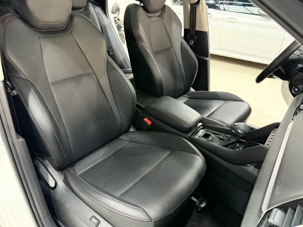 2022 Skoda Karoq 1.4T 150HP L4 7DCT,autocango,china used car exporter,china ev exporter,chinese used car exporter,chinese used ev exporter