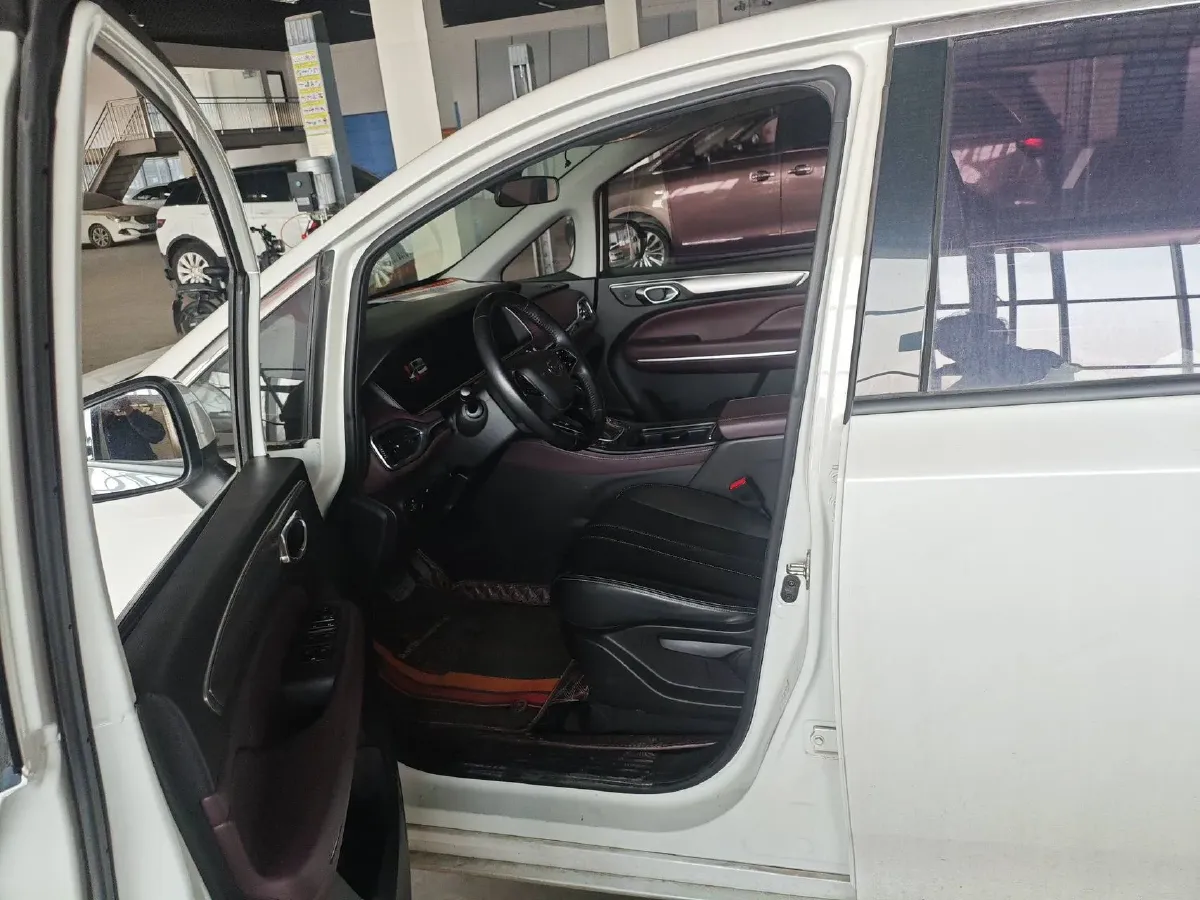 2021 GAC Trumpchi M6 1.5T 169HP L4 7DCT,autocango,china used car exporter,china ev exporter,chinese used car exporter,chinese used ev exporter