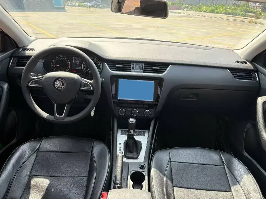2019 Skoda Octavia 1.5L 116HP L4 6AT,autocango,china used car exporter,china ev exporter,chinese used car exporter,chinese used ev exporter