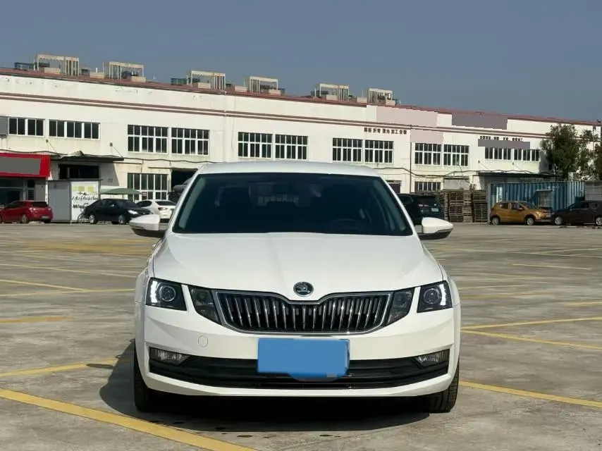 2019 Skoda Octavia 1.5L 116HP L4 6AT,autocango,china used car exporter,china ev exporter,chinese used car exporter,chinese used ev exporter