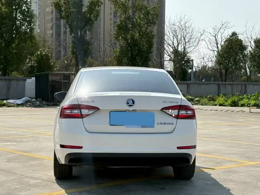 2019 Skoda Octavia 1.5L 116HP L4 6AT,autocango,china used car exporter,china ev exporter,chinese used car exporter,chinese used ev exporter