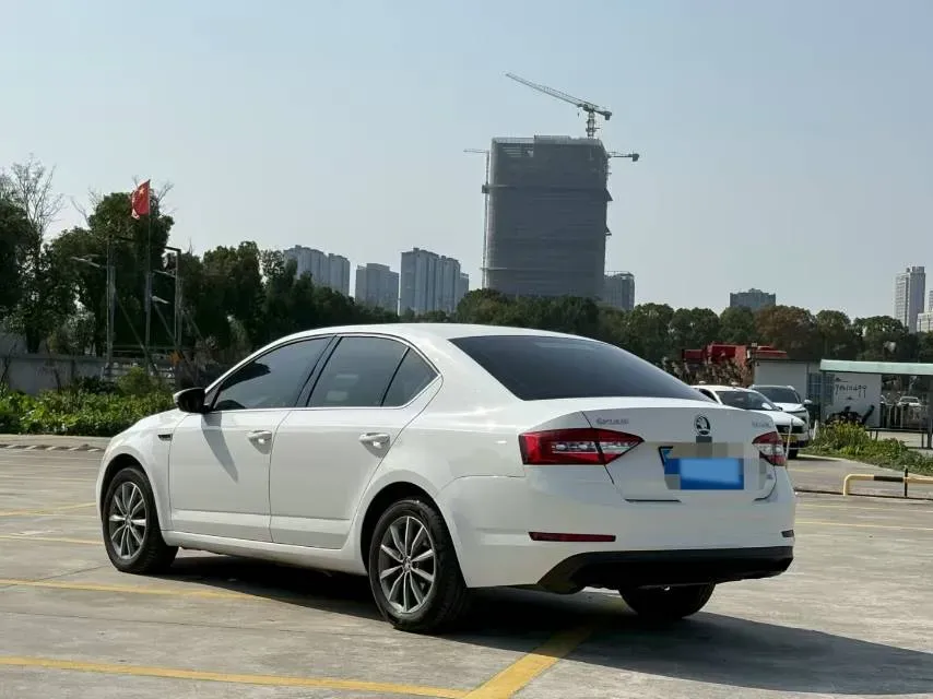 2019 Skoda Octavia 1.5L 116HP L4 6AT,autocango,china used car exporter,china ev exporter,chinese used car exporter,chinese used ev exporter