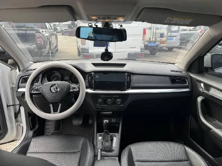 2021 Skoda Kamiq 1.5L 112HP L4 6AT,autocango,china used car exporter,china ev exporter,chinese used car exporter,chinese used ev exporter