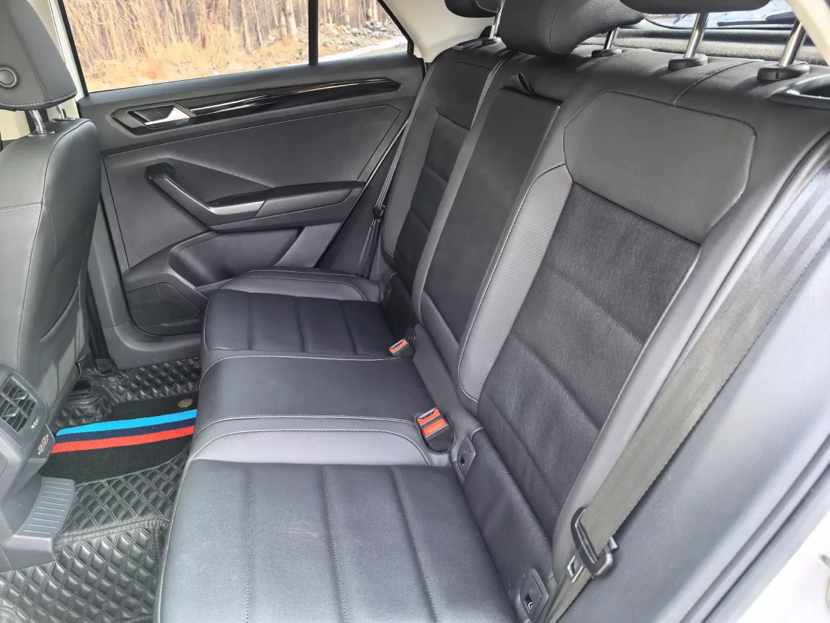 2022 Volkswagen T-Roc 1.4T 150HP L4 7DCT,autocango,china used car exporter,china ev exporter,chinese used car exporter,chinese used ev exporter