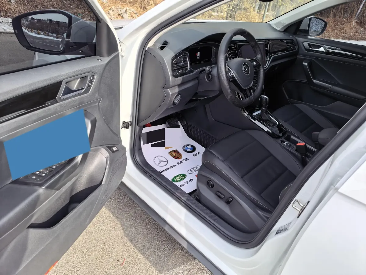 2022 Volkswagen T-Roc 1.4T 150HP L4 7DCT,autocango,china used car exporter,china ev exporter,chinese used car exporter,chinese used ev exporter