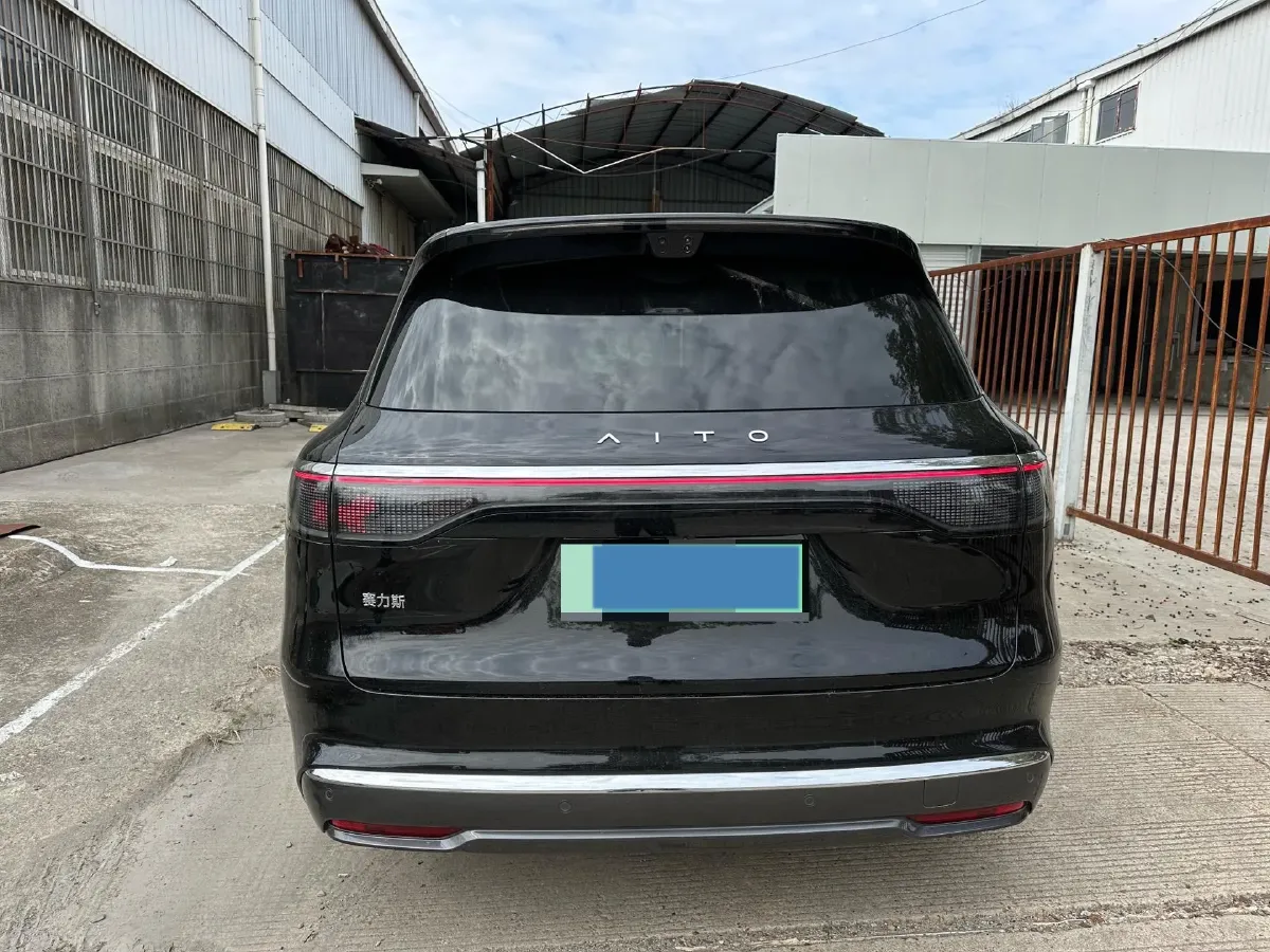 2025 AITO AITO M8 REEV 160HP REEV 53.4KWH,autocango,china used car exporter,china ev exporter,chinese used car exporter,chinese used ev exporter