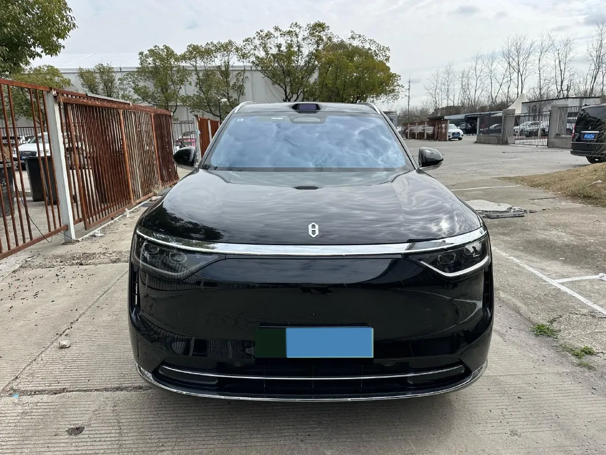 2025 AITO AITO M8 REEV 160HP REEV 53.4KWH,autocango,china used car exporter,china ev exporter,chinese used car exporter,chinese used ev exporter