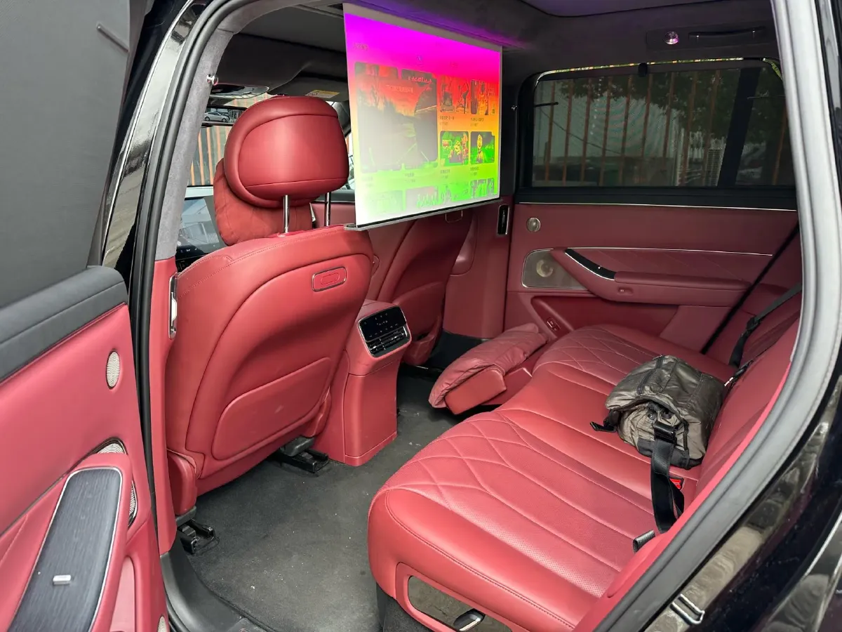 2025 AITO AITO M8 REEV 160HP REEV 53.4KWH,autocango,china used car exporter,china ev exporter,chinese used car exporter,chinese used ev exporter