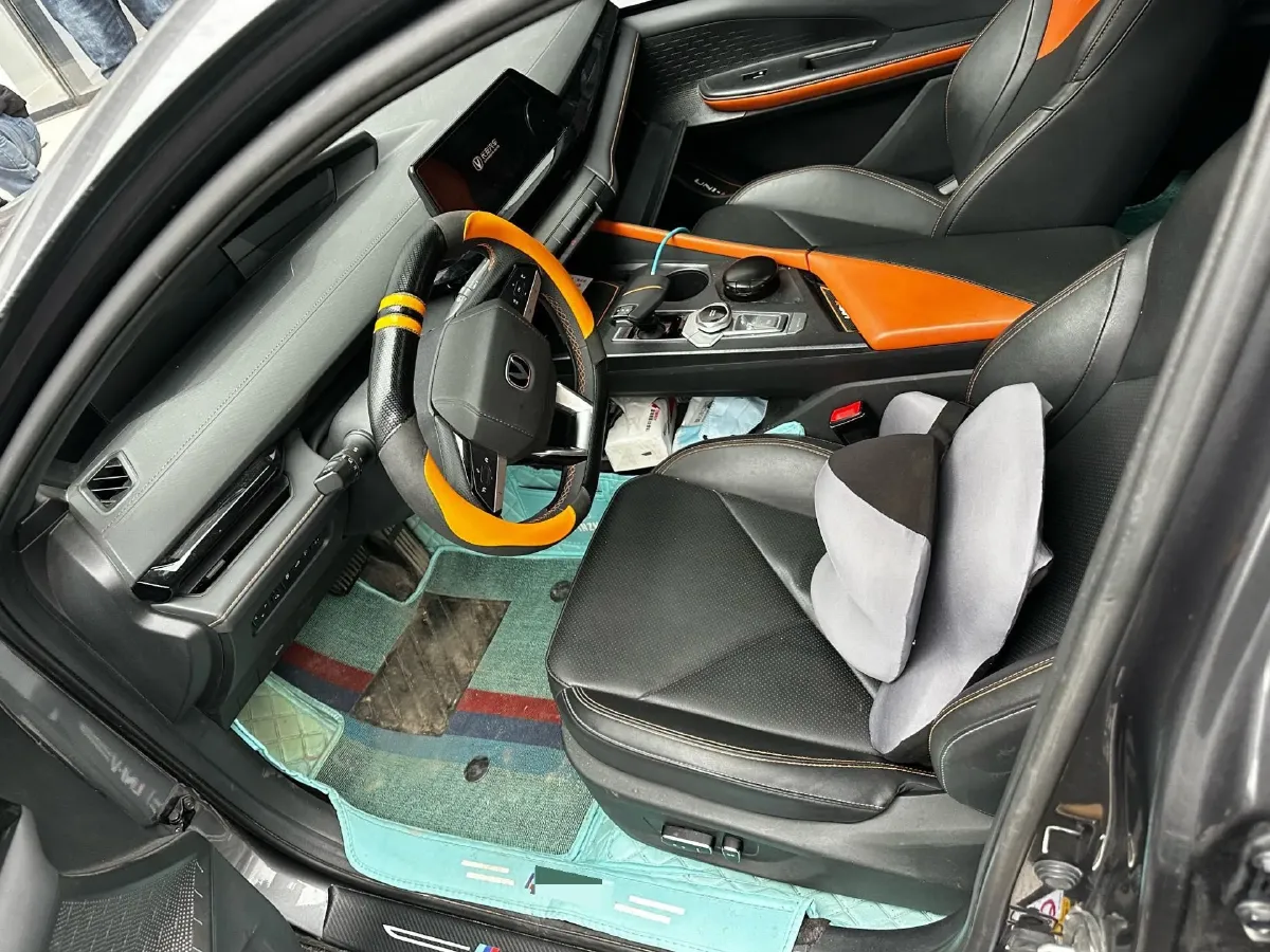 2023 ChangAn UNI-V iDD 1.5T 170HP L4 6TCT PHEV 18.4KWH,autocango,china used car exporter,china ev exporter,chinese used car exporter,chinese used ev exporter