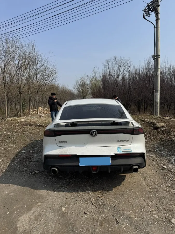 2022 ChangAn UNI-V 1.5T 188HP L4 7DCT,autocango,china used car exporter,china ev exporter,chinese used car exporter,chinese used ev exporter