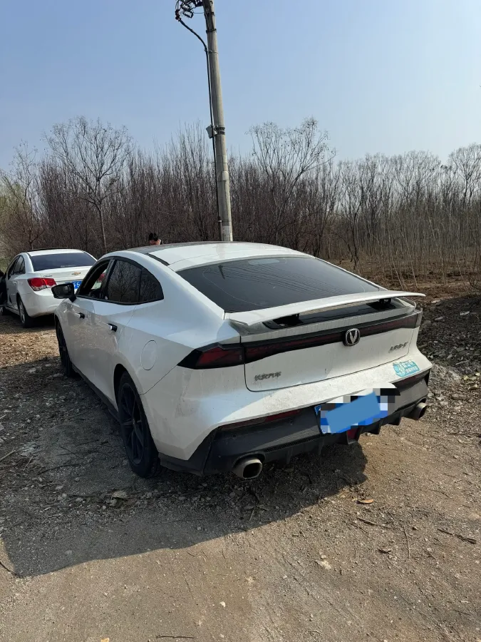 2022 ChangAn UNI-V 1.5T 188HP L4 7DCT,autocango,china used car exporter,china ev exporter,chinese used car exporter,chinese used ev exporter