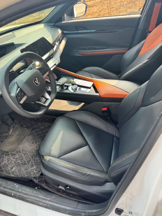 2022 ChangAn UNI-V 1.5T 188HP L4 7DCT,autocango,china used car exporter,china ev exporter,chinese used car exporter,chinese used ev exporter