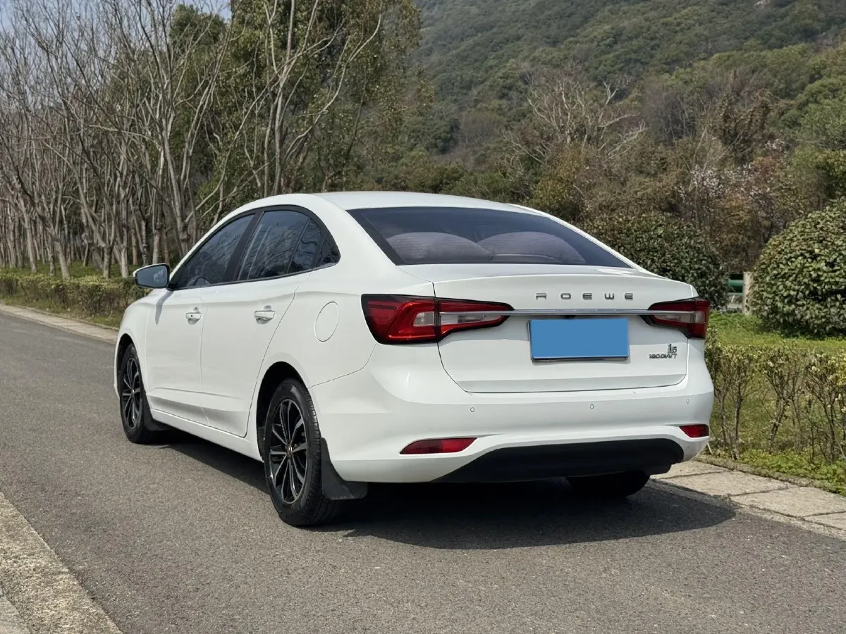 2020 Roewe i5 1.5L 120HP L4 CVT,autocango,china used car exporter,china ev exporter,chinese used car exporter,chinese used ev exporter