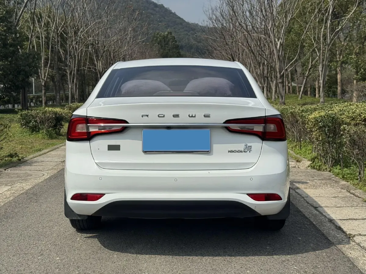 2020 Roewe i5 1.5L 120HP L4 CVT,autocango,china used car exporter,china ev exporter,chinese used car exporter,chinese used ev exporter