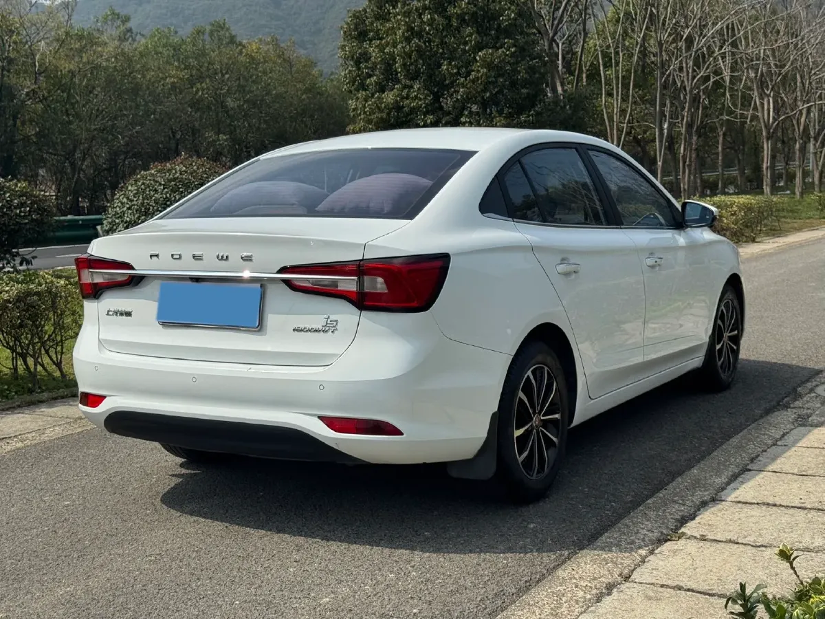 2020 Roewe i5 1.5L 120HP L4 CVT,autocango,china used car exporter,china ev exporter,chinese used car exporter,chinese used ev exporter