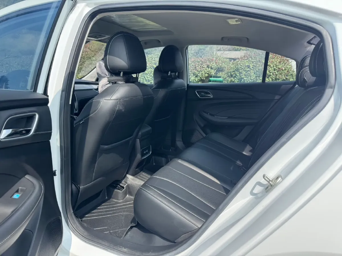 2020 Roewe i5 1.5L 120HP L4 CVT,autocango,china used car exporter,china ev exporter,chinese used car exporter,chinese used ev exporter