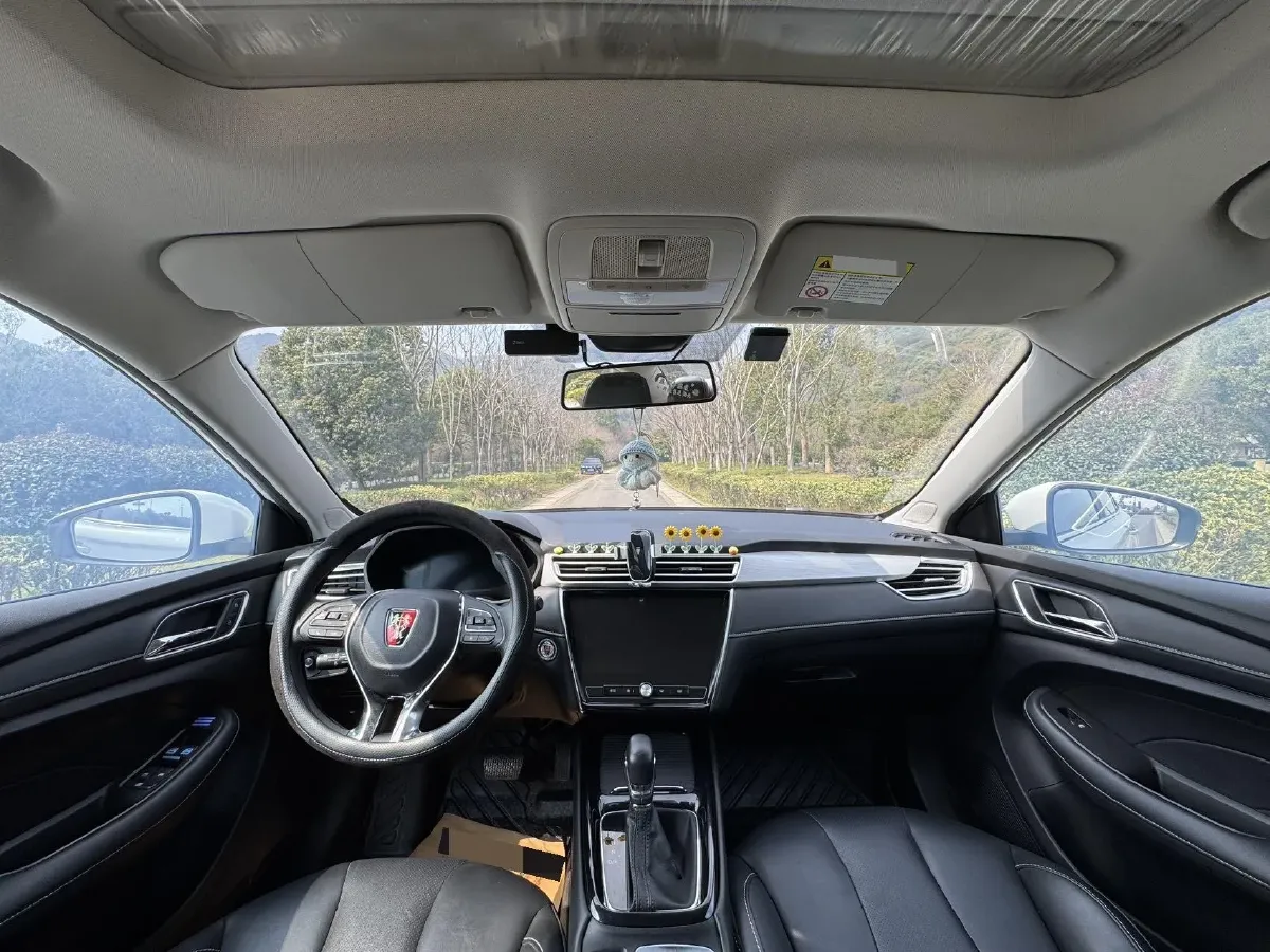 2020 Roewe i5 1.5L 120HP L4 CVT,autocango,china used car exporter,china ev exporter,chinese used car exporter,chinese used ev exporter