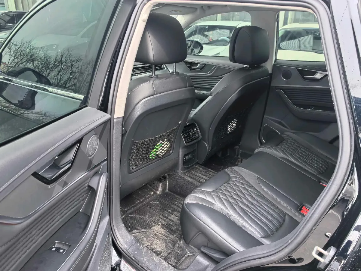 2023 HongQi HS5 2.0T 252HP L4 8AT,autocango,china used car exporter,china ev exporter,chinese used car exporter,chinese used ev exporter