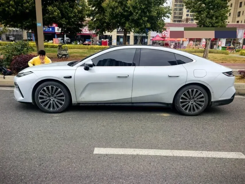 2025 Geely Galaxy Starshine 8 1.5T 163HP L4 3DHT PHEV 27.69KWH,autocango,china used car exporter,china ev exporter,chinese used car exporter,chinese used ev exporter
