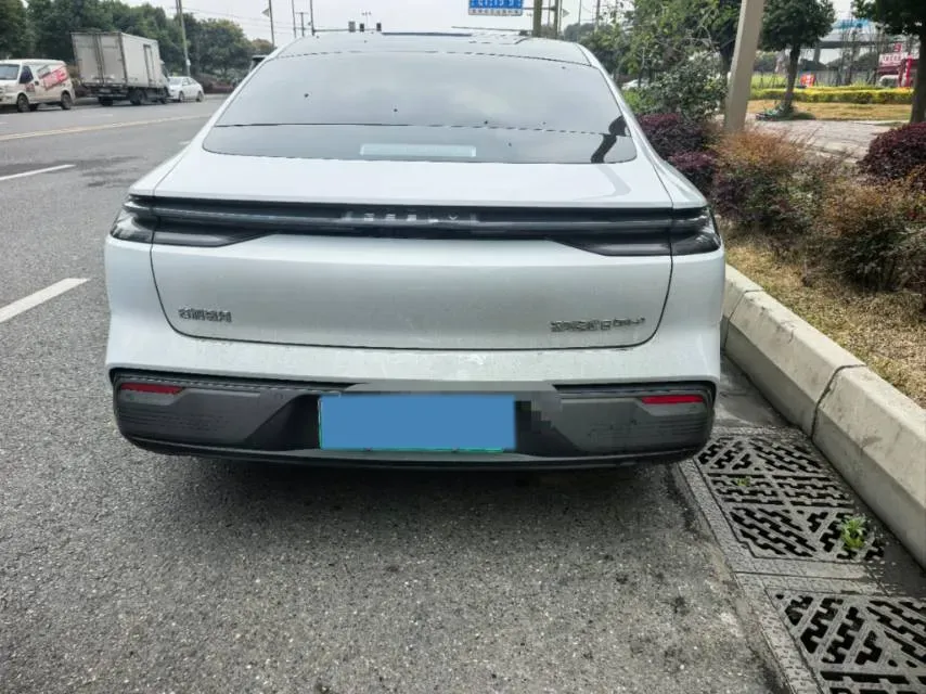2025 Geely Galaxy Starshine 8 1.5T 163HP L4 3DHT PHEV 27.69KWH,autocango,china used car exporter,china ev exporter,chinese used car exporter,chinese used ev exporter