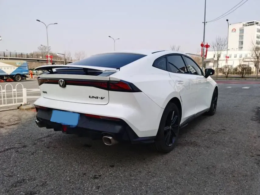 2023 ChangAn UNI-V 1.5T 188HP L4 7DCT,autocango,china used car exporter,china ev exporter,chinese used car exporter,chinese used ev exporter