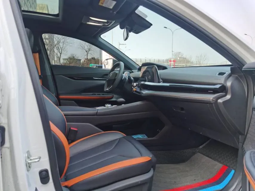 2023 ChangAn UNI-V 1.5T 188HP L4 7DCT,autocango,china used car exporter,china ev exporter,chinese used car exporter,chinese used ev exporter