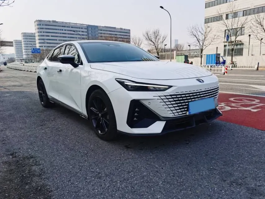 2023 ChangAn UNI-V 1.5T 188HP L4 7DCT,autocango,china used car exporter,china ev exporter,chinese used car exporter,chinese used ev exporter