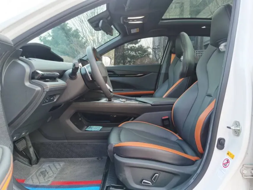 2023 ChangAn UNI-V 1.5T 188HP L4 7DCT,autocango,china used car exporter,china ev exporter,chinese used car exporter,chinese used ev exporter